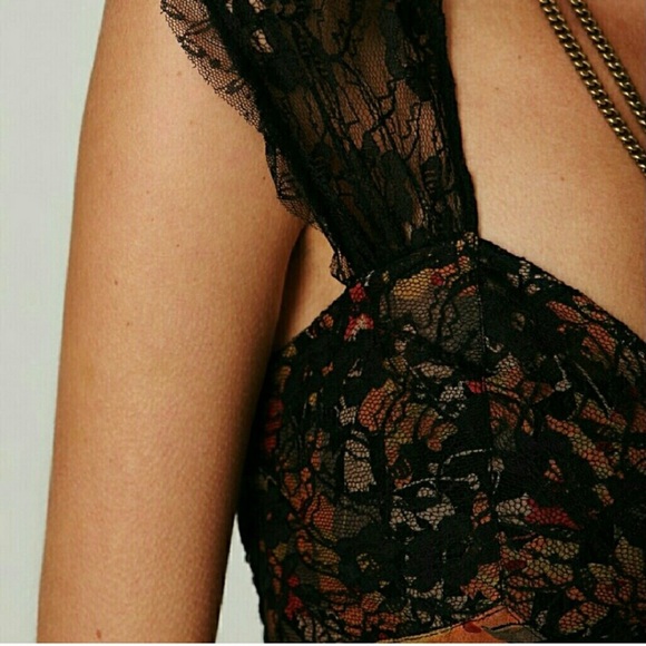 Rare no longer made floral and lace asymmetrical slip dress size XS ! - Picture 3 of 4